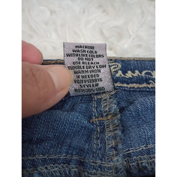 Womens Almost Famous Low Rise Distressed Capri Jeans Size 7 Medium Wash - Picture 9 of 12